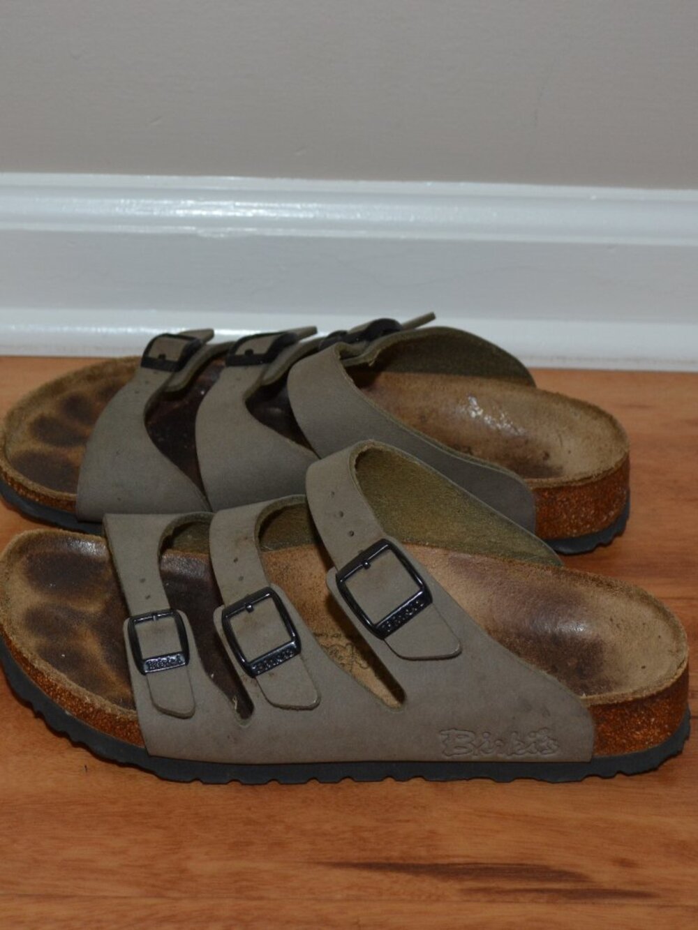 Birkenstock Birki's Canberra Brown Well worn Triple Strap Sandals 5-5.5 (36/35) - Picture 2 of 10